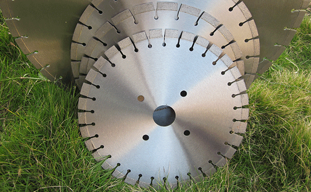 隨金剛石鋸片行業(yè)發(fā)展石材切割片那么多到底選擇誰？