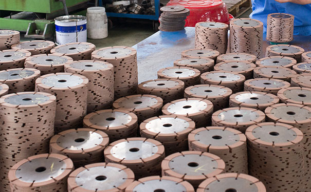 昌利金剛石鋸片價(jià)格少錢(qián)一片性價(jià)比如何？