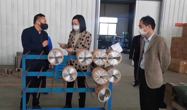 鄂州市市委常委、統(tǒng)戰(zhàn)部部長鄒霞 蒞臨湖北昌利公司調(diào)研